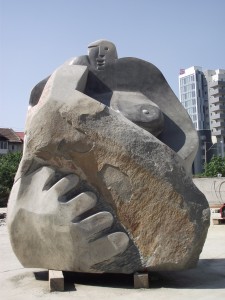 Túloldalon_andezit_220.160.120cm_Romania_ Timisoara