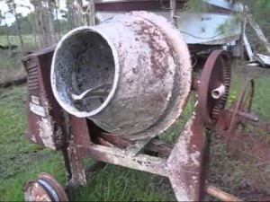 A betonkeverő helyett a tulajdonos kavarta fel a hangulatot