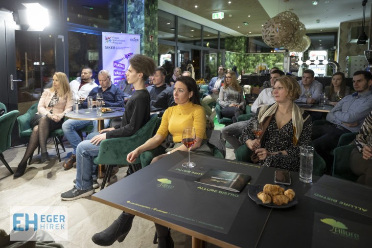 Kathi Béla - BizLounge