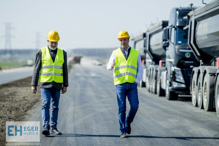 Nyitrai Zsolt az M25-ös úton