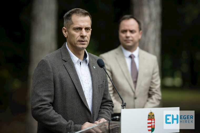 Dr. Juhász Attila Simon