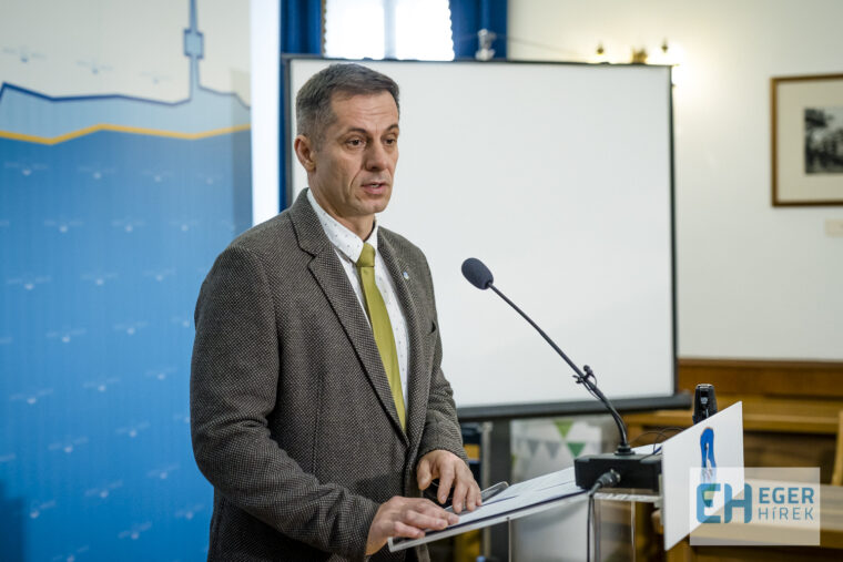 Juhász Attila Simon