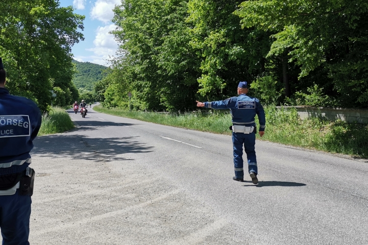motoros rendőr