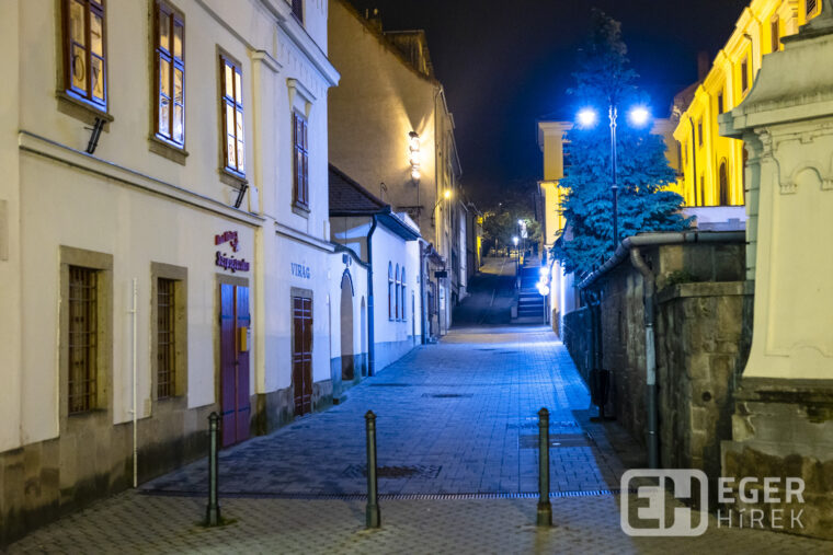 Eger a kijárási tilalom idején