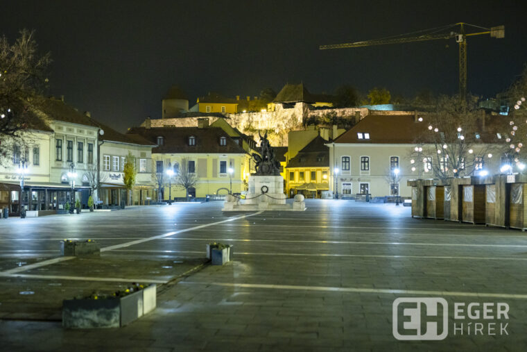 Eger a kijárási tilalom idején