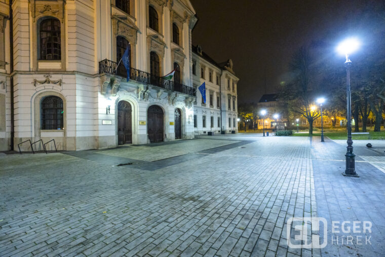 Eger a kijárási tilalom idején